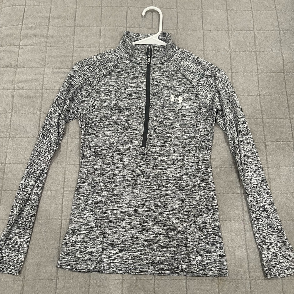 XS 1/2 Zip Under Armour Long Sleeve